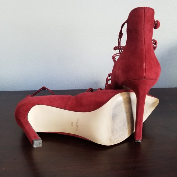 Nine west cranberry heel with buttons - Picture 2 of 3
